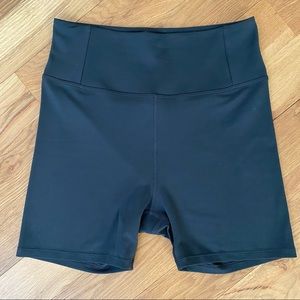 Girlfriend Collective Ultralight Run Short Large